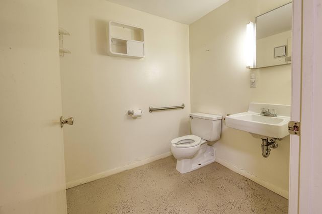 106 Ambleside Drive, Falmouth, MA 02540