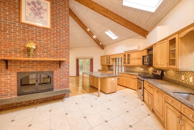 106 Ambleside Drive, Falmouth, MA 02540