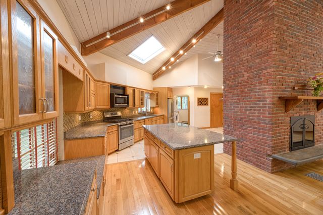 106 Ambleside Drive, Falmouth, MA 02540