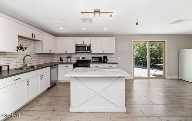 15049 N 25TH Place, Phoenix, AZ 85032