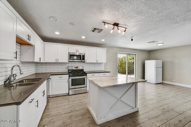 15049 N 25TH Place, Phoenix, AZ 85032