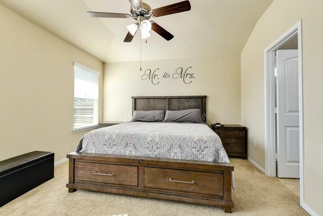 100 Sulphur River LOOP, Hutto, TX 78634