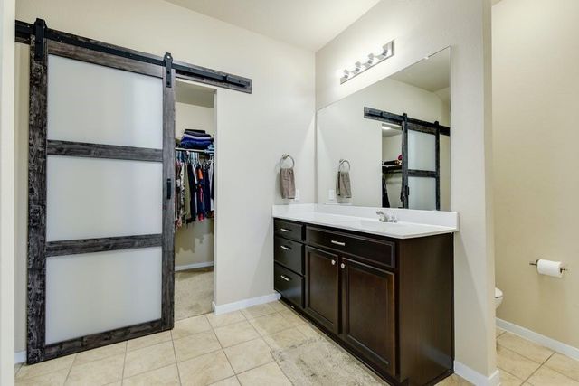 100 Sulphur River LOOP, Hutto, TX 78634