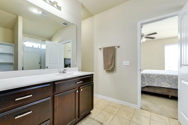 100 Sulphur River LOOP, Hutto, TX 78634