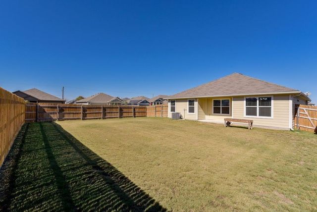100 Sulphur River LOOP, Hutto, TX 78634