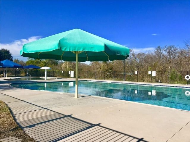 100 Sulphur River LOOP, Hutto, TX 78634