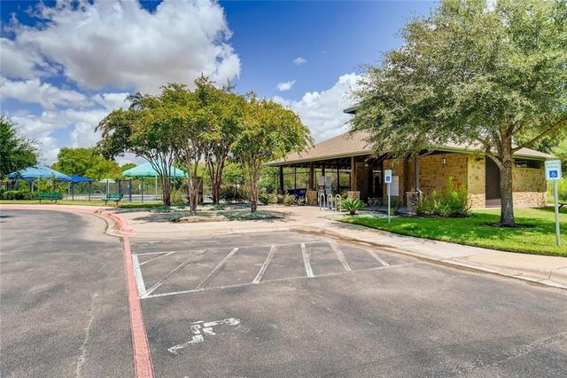 100 Sulphur River LOOP, Hutto, TX 78634