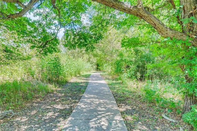 100 Sulphur River LOOP, Hutto, TX 78634