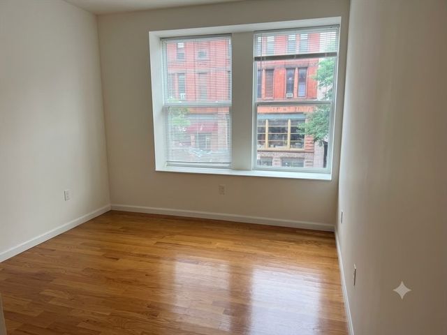 265 Essex St 1A, Lawrence, MA 01841