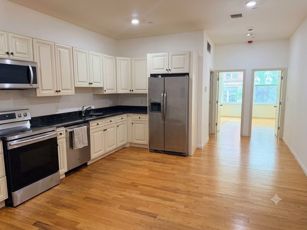 265 Essex St 1A, Lawrence, MA 01841