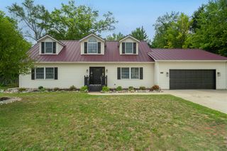 1620 E Osterhout Avenue, Portage, MI 49002