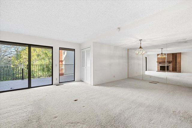 8899 Bluff Ln, Fair Oaks, CA 95628