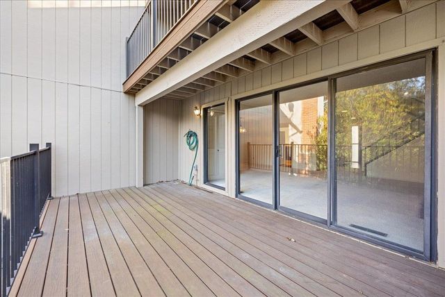 8899 Bluff Ln, Fair Oaks, CA 95628