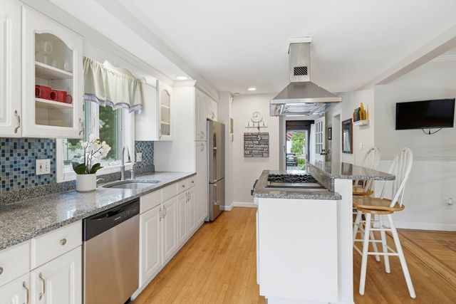 20 Raymond St, Everett, MA 02149