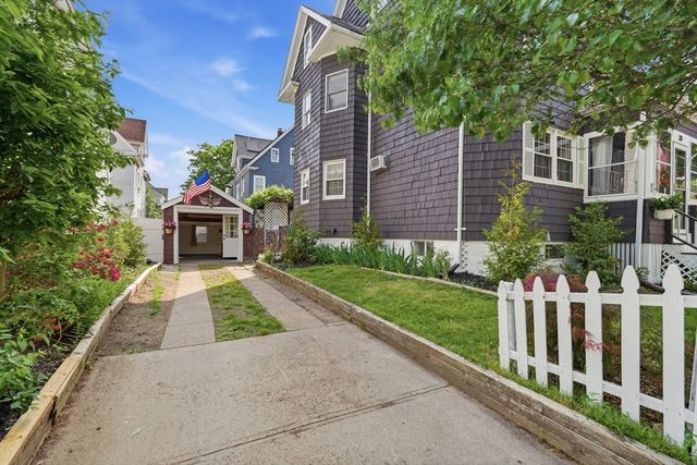 20 Raymond St, Everett, MA 02149