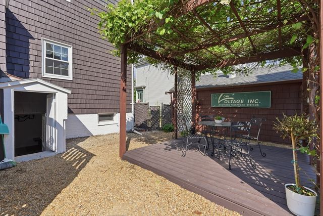 20 Raymond St, Everett, MA 02149