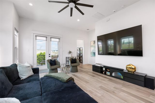 1602 Mary Street, Houston, TX 77026