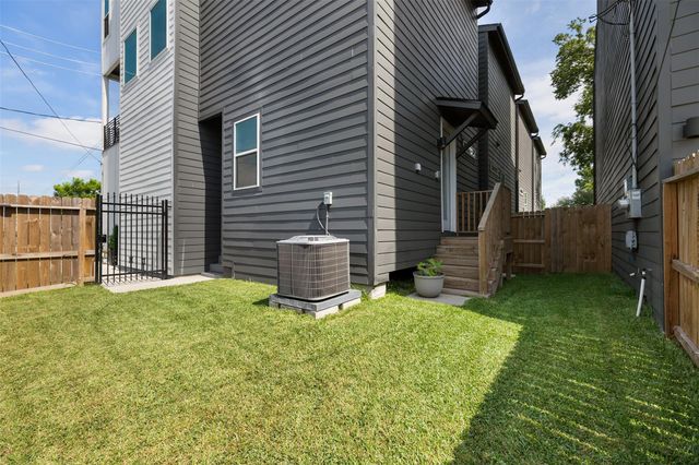 1602 Mary Street, Houston, TX 77026