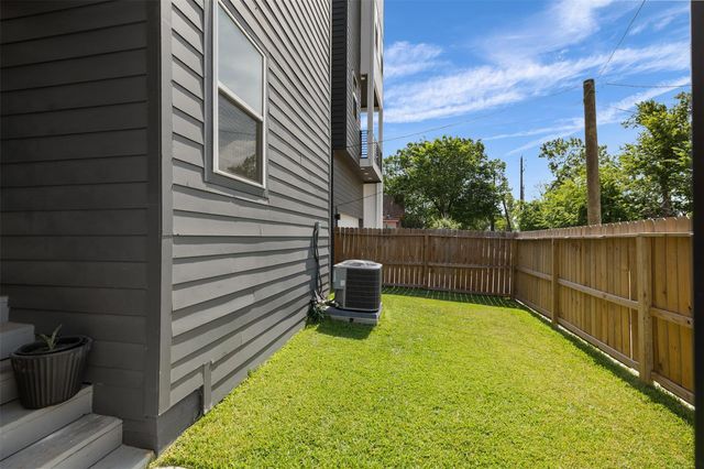 1602 Mary Street, Houston, TX 77026
