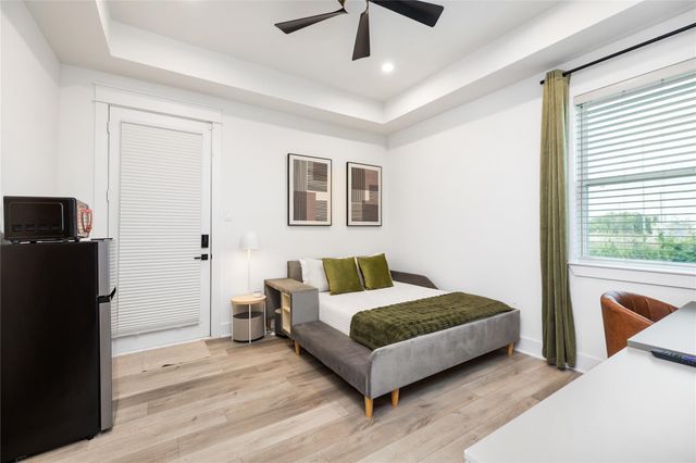 1602 Mary Street, Houston, TX 77026