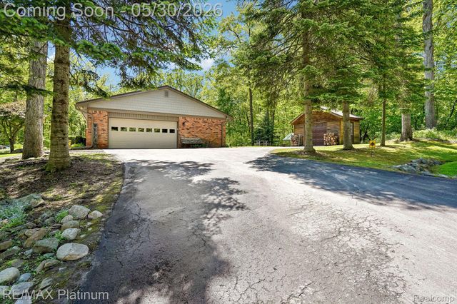2615 Shagbark, Milford Charter Township, MI 48380