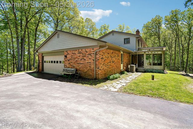 2615 Shagbark, Milford Charter Township, MI 48380
