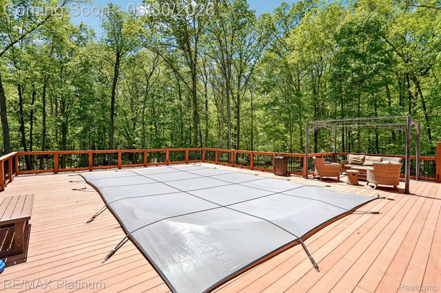 2615 Shagbark, Milford Charter Township, MI 48380