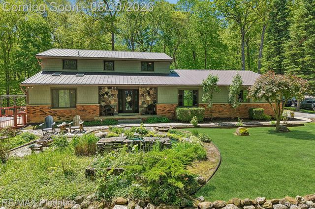 2615 Shagbark, Milford Charter Township, MI 48380