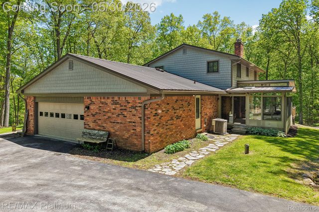 2615 Shagbark, Milford Charter Township, MI 48380