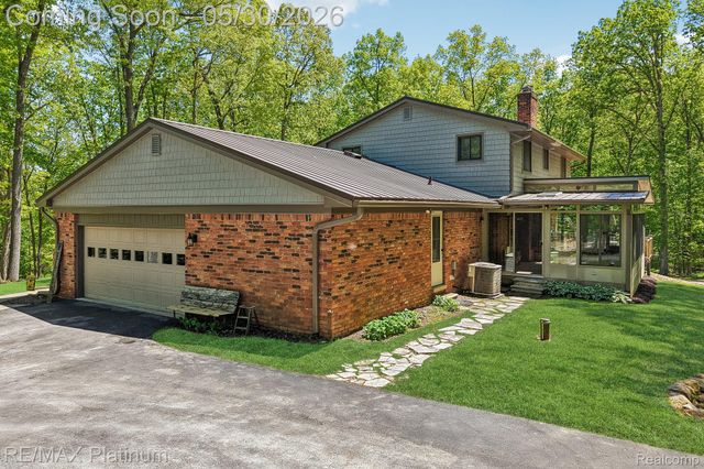 2615 Shagbark, Milford Charter Township, MI 48380