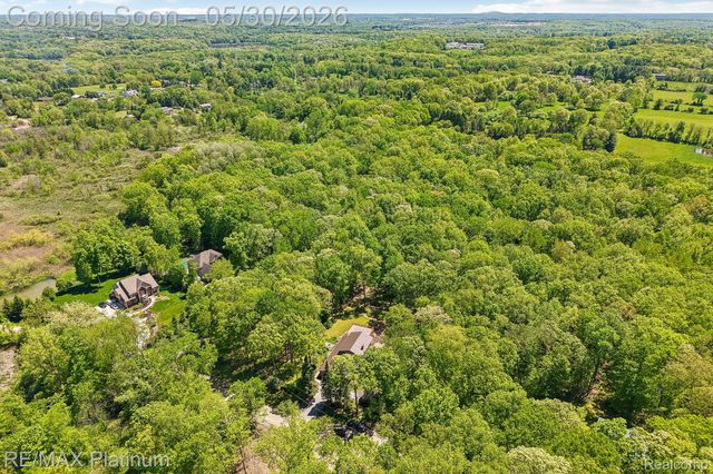 2615 Shagbark, Milford Charter Township, MI 48380