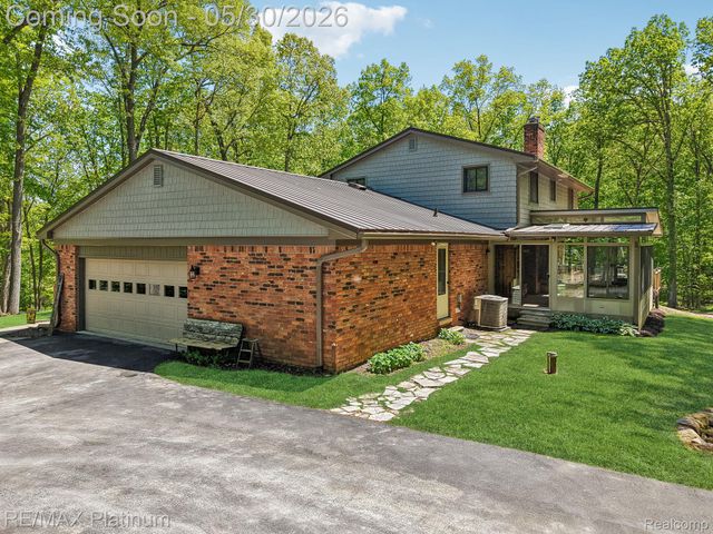 2615 Shagbark, Milford Charter Township, MI 48380