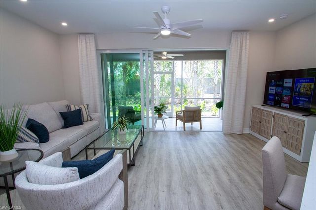 268 Indies Dr 102, Naples, FL 34114