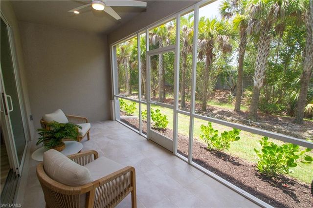 268 Indies Dr 102, Naples, FL 34114