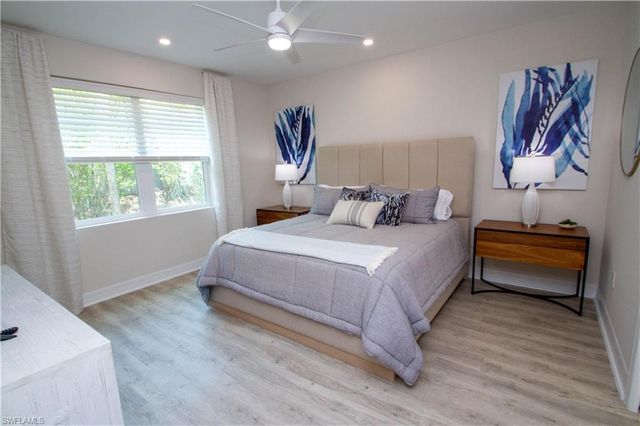 268 Indies Dr 102, Naples, FL 34114