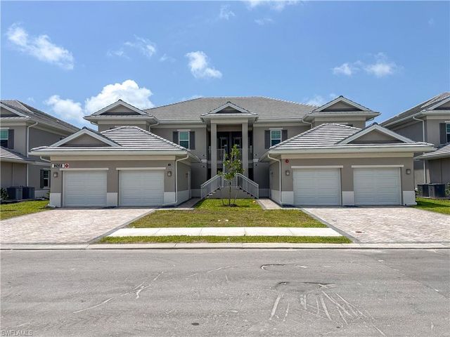 268 Indies Dr 102, Naples, FL 34114