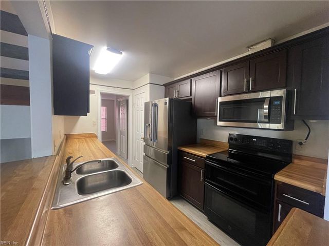 311 Elderwood CT, Virginia Beach, VA 23462