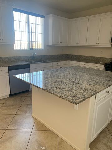 15038 15038 Paseo Verde Place Row, Victorville, CA 92394