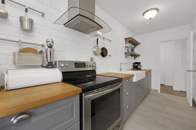 80 Cartright Street 2F, Bridgeport, CT 06604