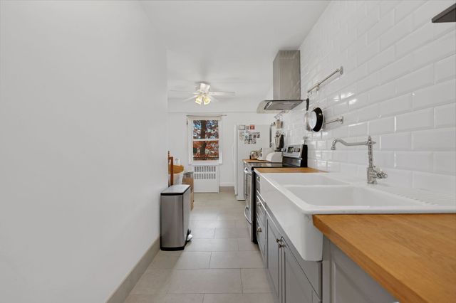 80 Cartright Street 2F, Bridgeport, CT 06604