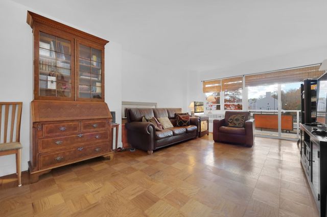 80 Cartright Street 2F, Bridgeport, CT 06604