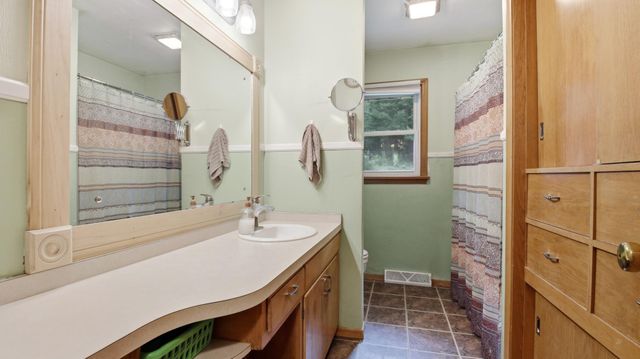 2322 16th Street, Eau Claire, WI 54703