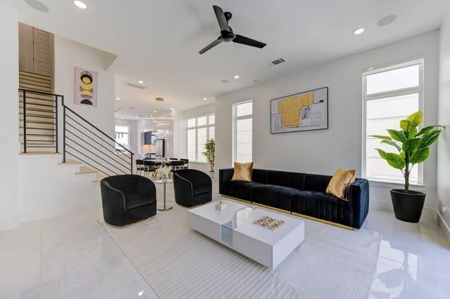 5702 Fairdale Ln C, Houston, TX 77057