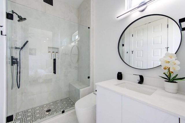 5702 Fairdale Ln C, Houston, TX 77057