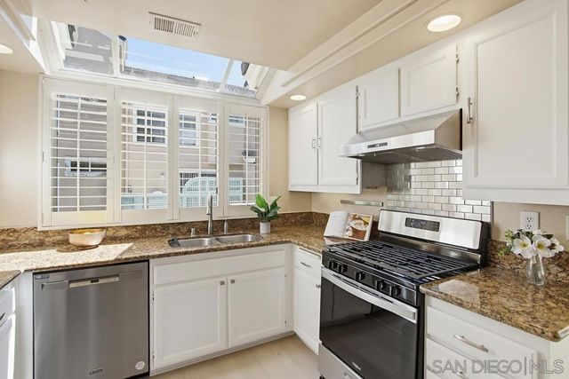 12922 Carmel Creek Rd. 32, San Diego, CA 92130