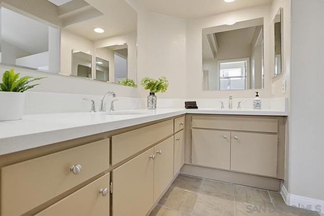 12922 Carmel Creek Rd. 32, San Diego, CA 92130