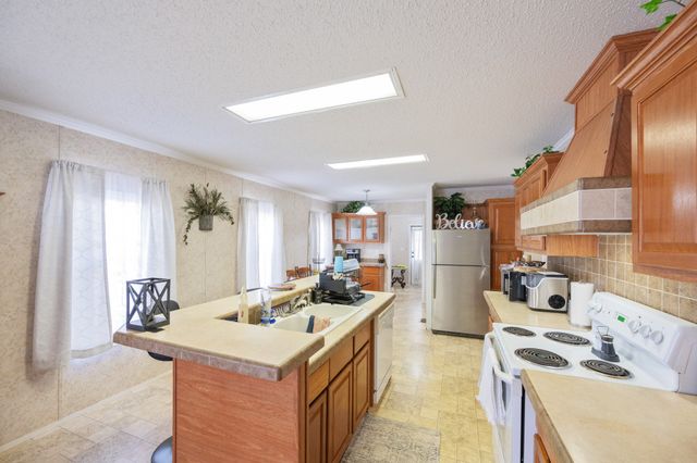 1275 Kaw Liga Ln, Bath Springs, TN 38311