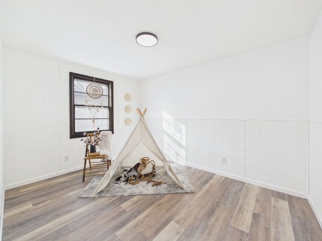 3147 E Glen Oaks Dr, Wichita, KS 67216