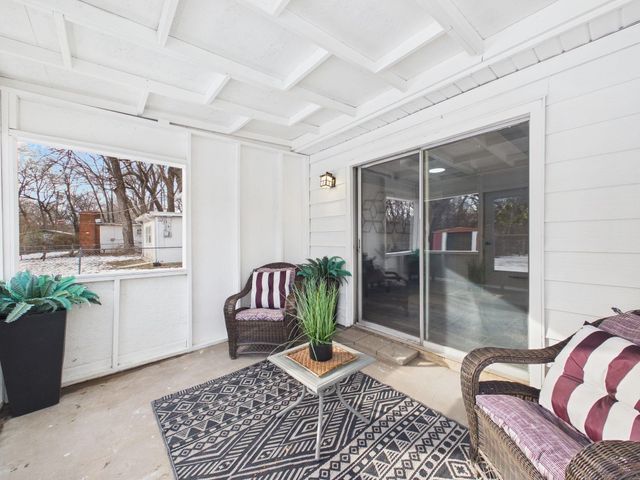 3147 E Glen Oaks Dr, Wichita, KS 67216