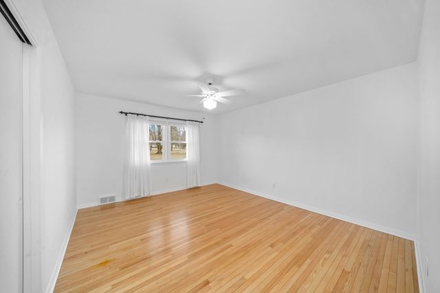 917 Sunset Avenue, Earlville, IL 60518